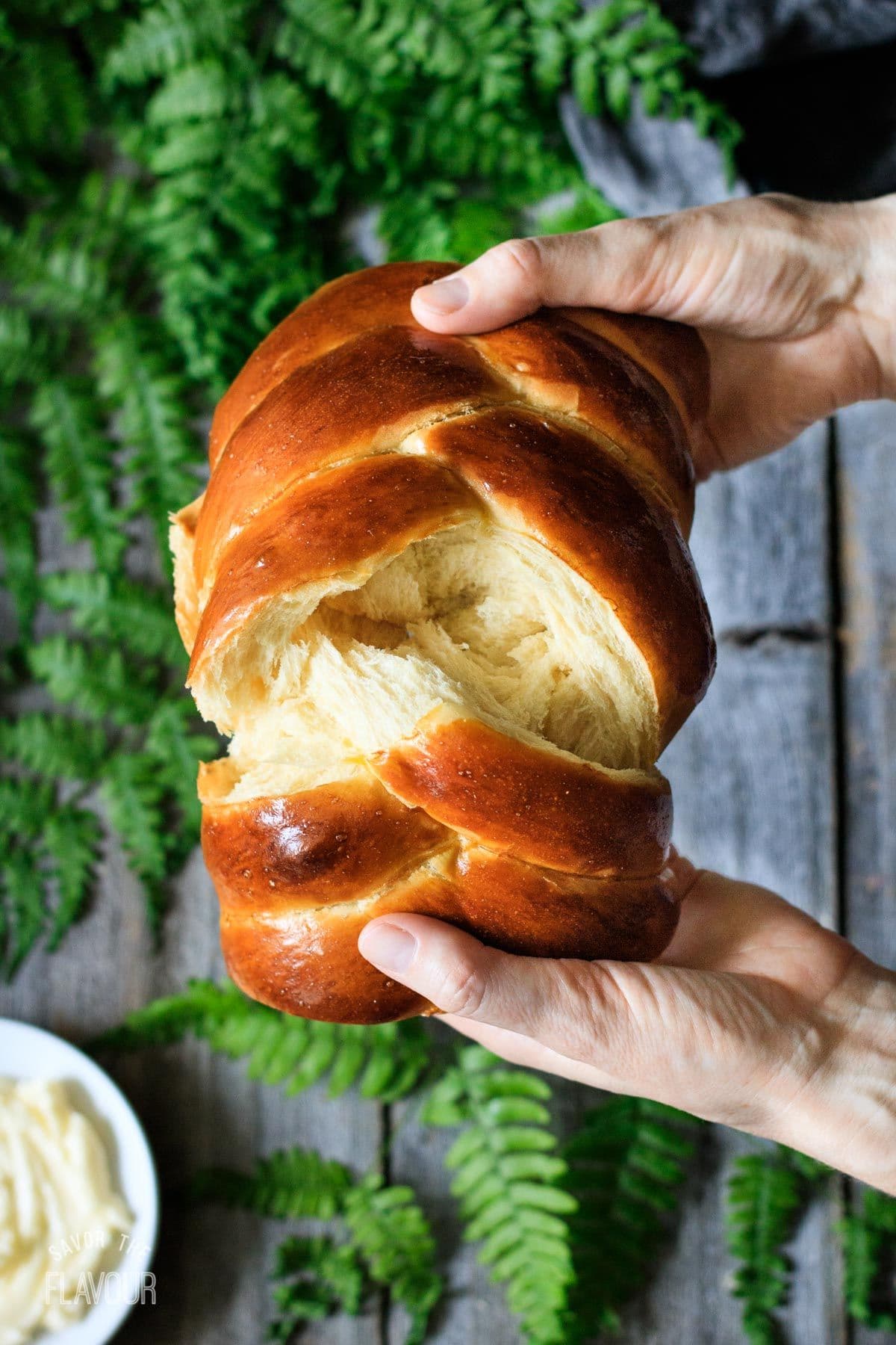 Challah trançado, pão especial da padaria